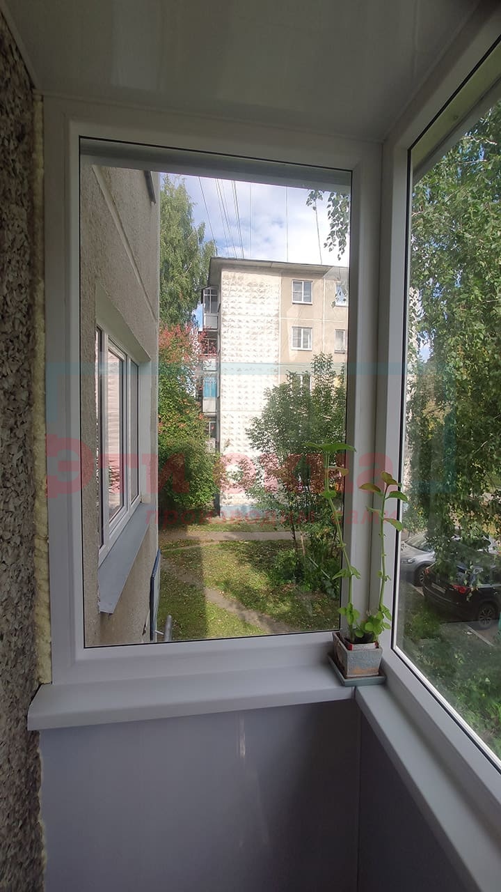 Остекление балкона от компании Эти Окна по адресу Музрукова, 42