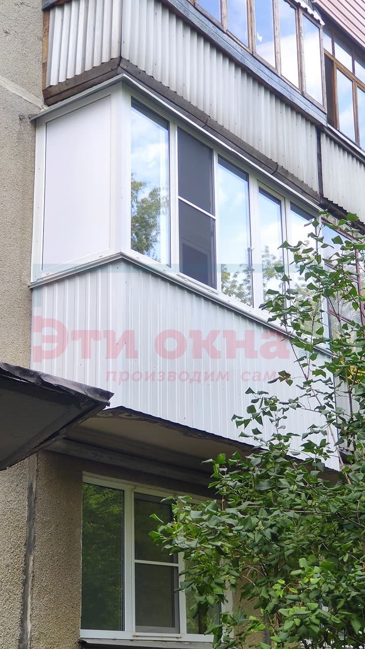 Отделка балкона от компании Эти Окна в Челябинске по адресу Строительная, 57