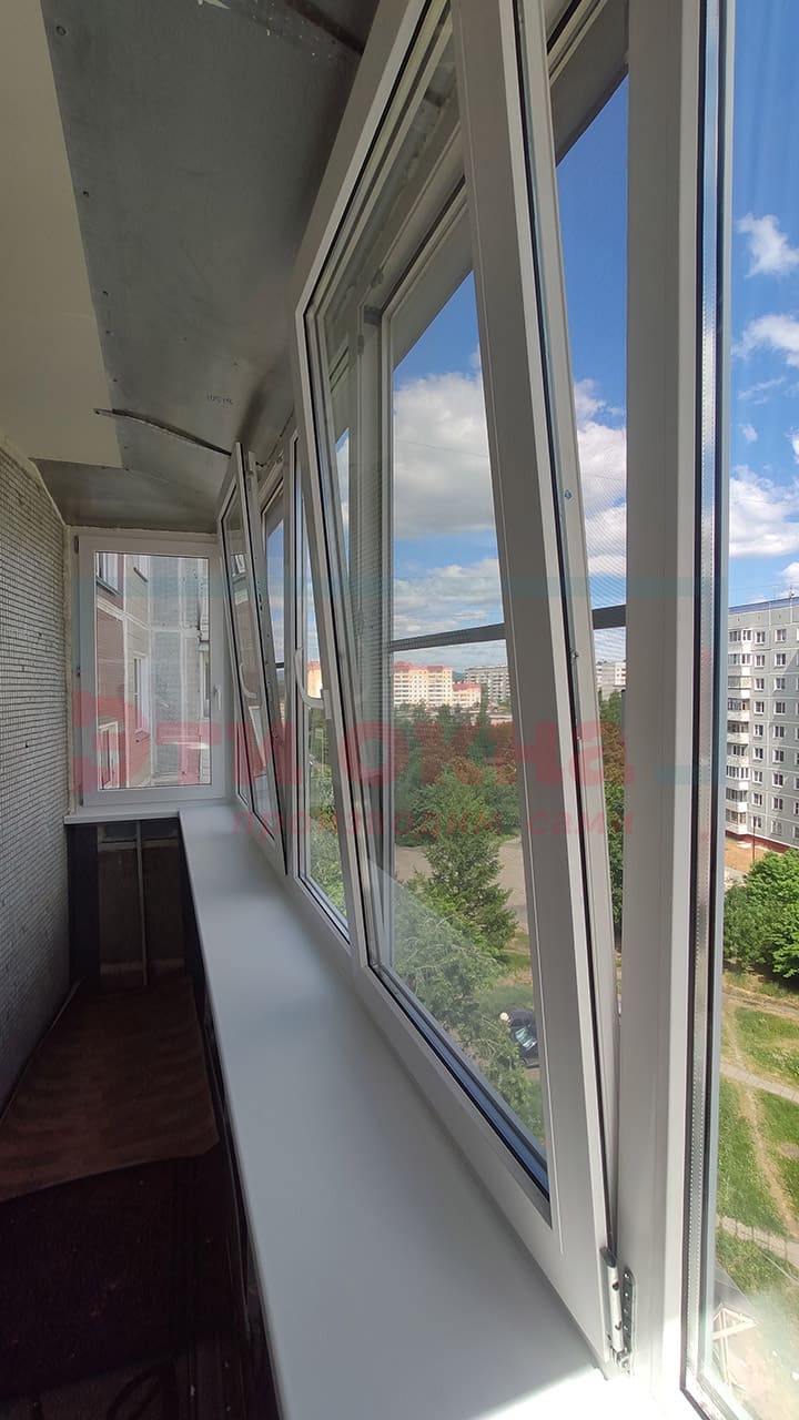 Остекление балкона под ключ от компании Эти Окна по адресу Гайдара, 20