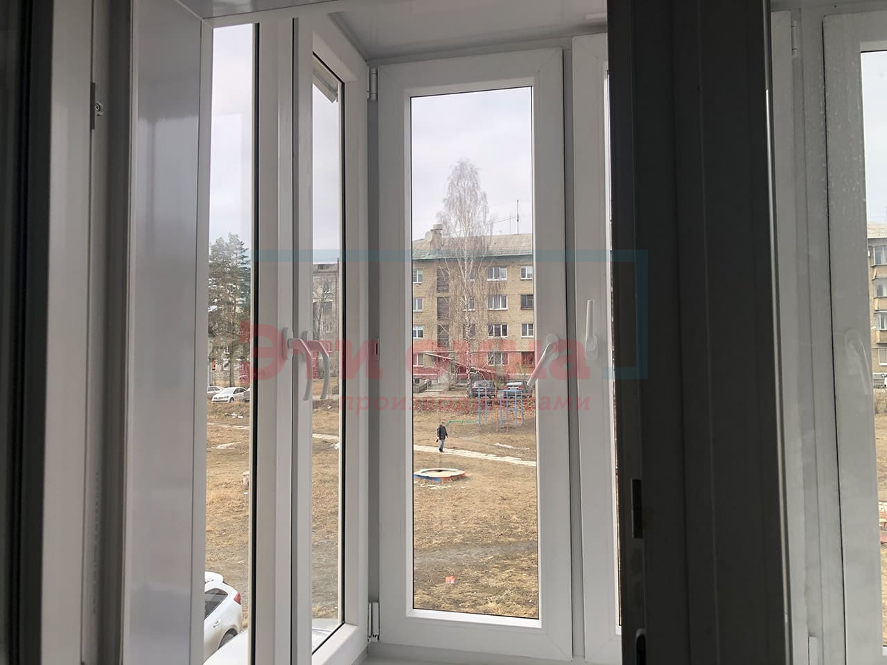 Остекление балкона под ключ компанией Эти Окна по адресу Уральская, 13