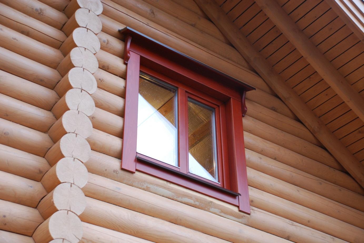 Выбор обсадки для установки ПВХ окон в деревянный дом
