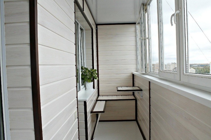 Внутренняя отделка балкона в Челябинске: цены и варианты