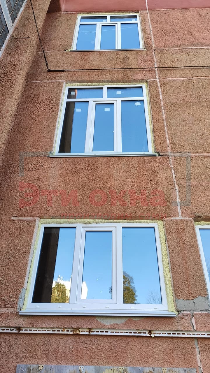 Установка пластиковых окон от компании Эти Окна на объекте Школа № 25 (окна улица)
