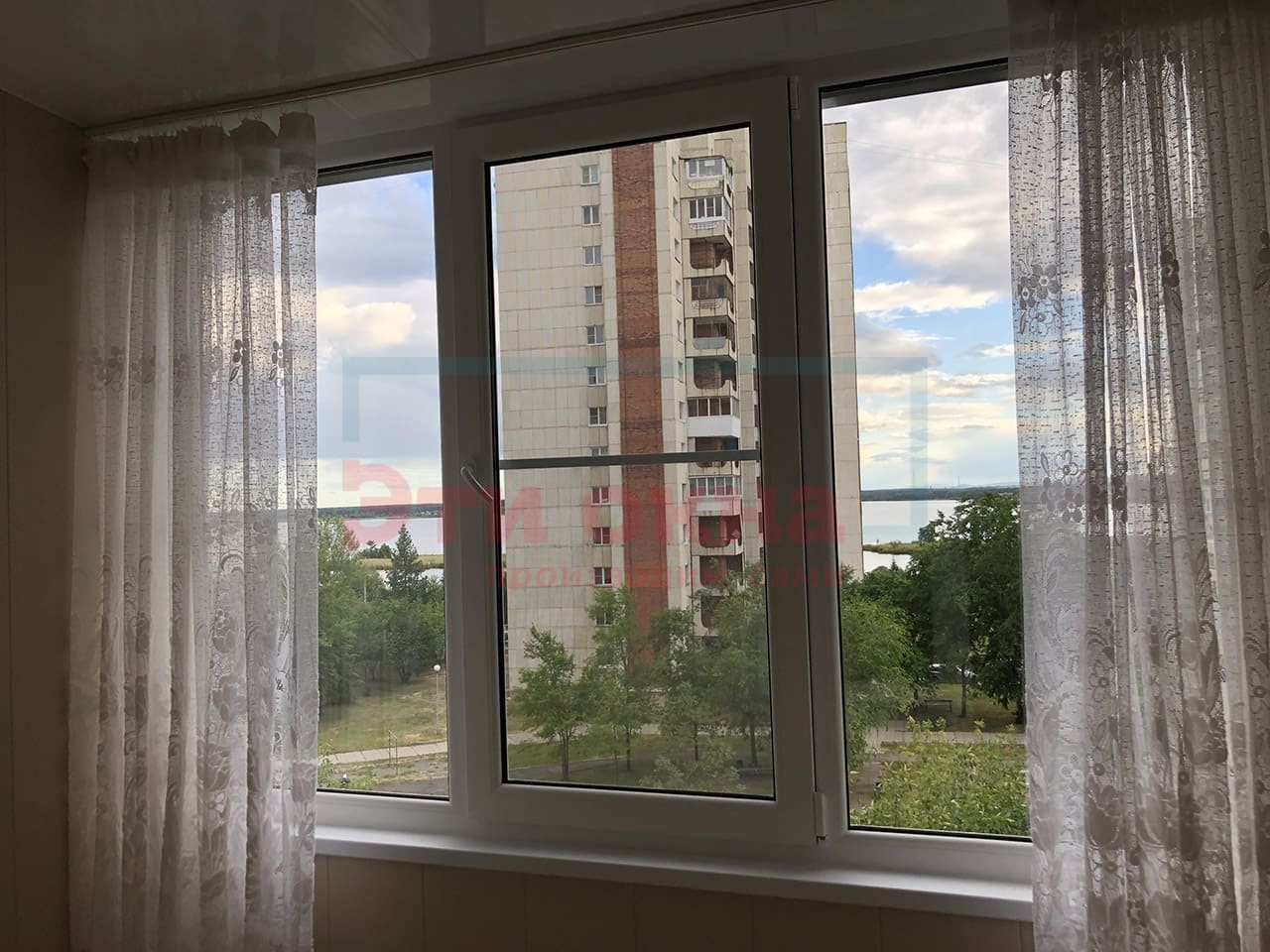Остекление балкона от компании Эти Окна по адресу Гайдара, 26