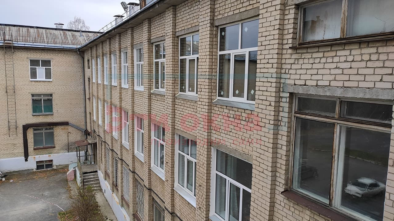 Установка окон пвх от компании Эти Окна в Челябинске на объекте Школа №30