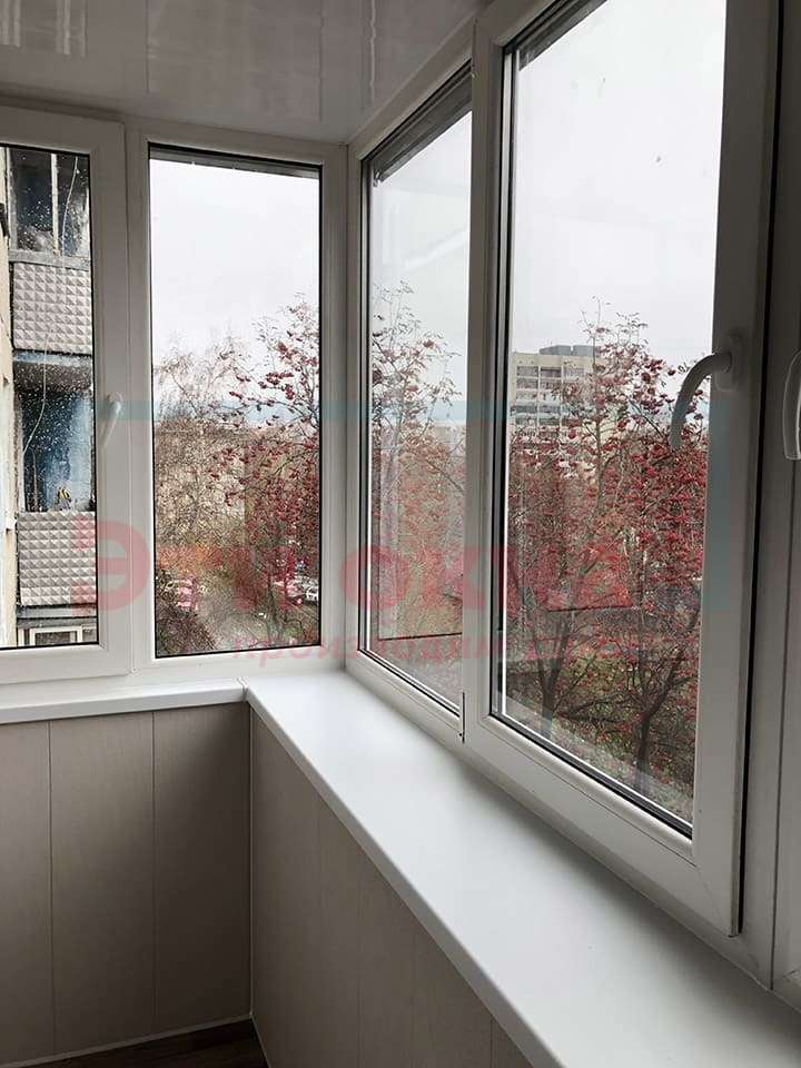Отделка балкона внутренняя от компании Эти Окна по адресу Луначарского, 1
