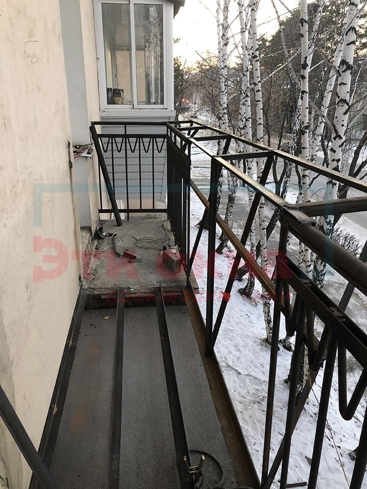 Внутренняя и внешняя отделка балкона от компании Эти Окна по адресу Советская, 17